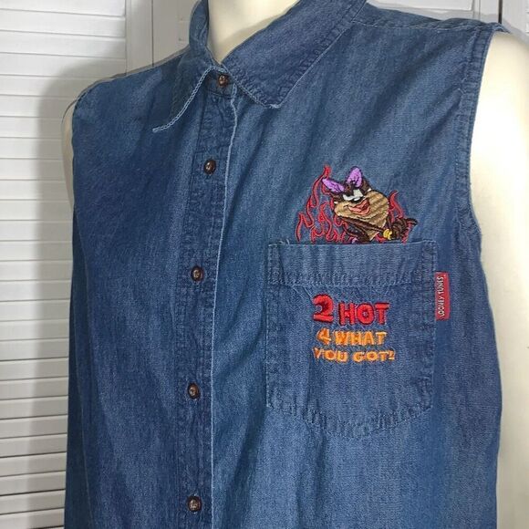 Tasmanian Devil Looney Tunes She-Devil Taz Flames Sleeveless Denim Button Top Wo - Picture 3 of 11